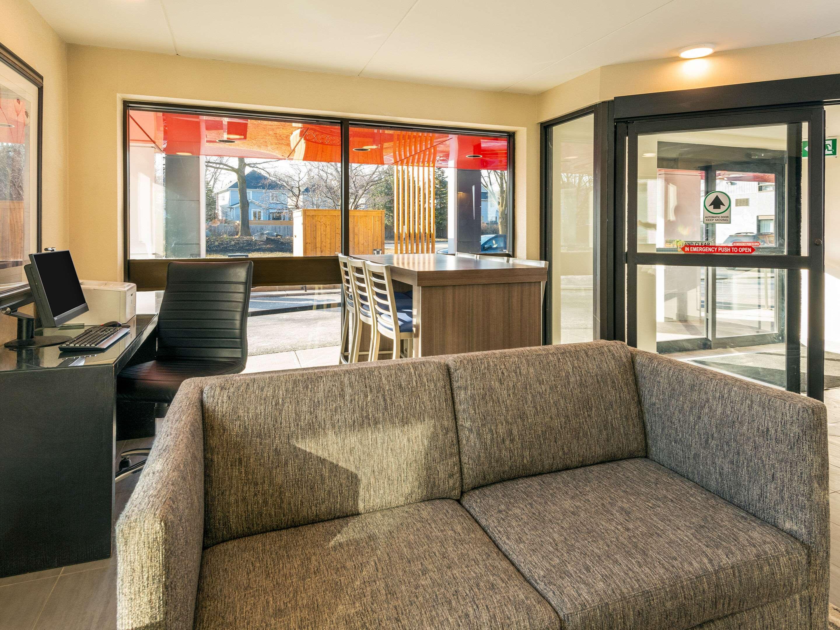 Comfort Inn West Ottawa Exteriör bild
