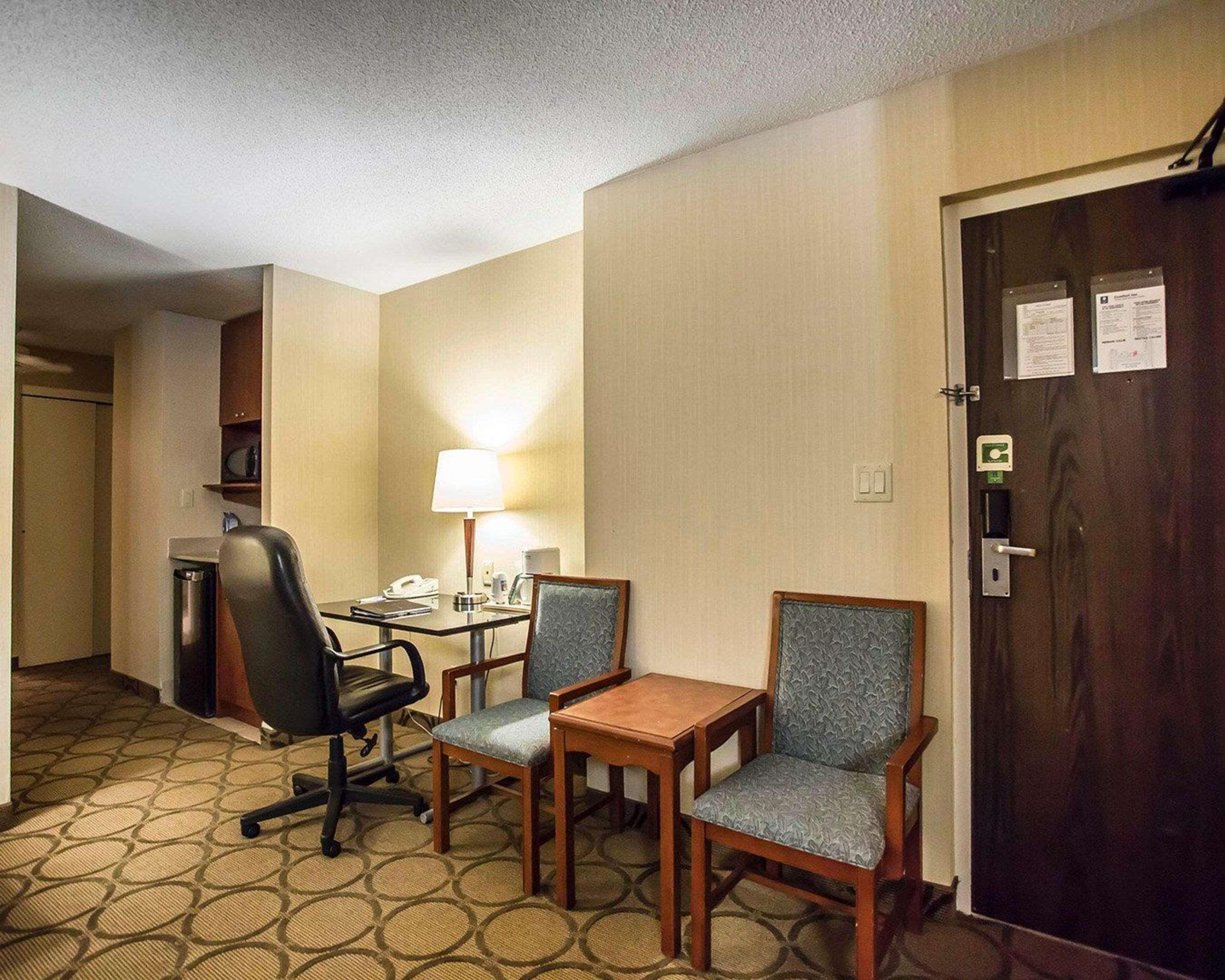 Comfort Inn West Ottawa Exteriör bild